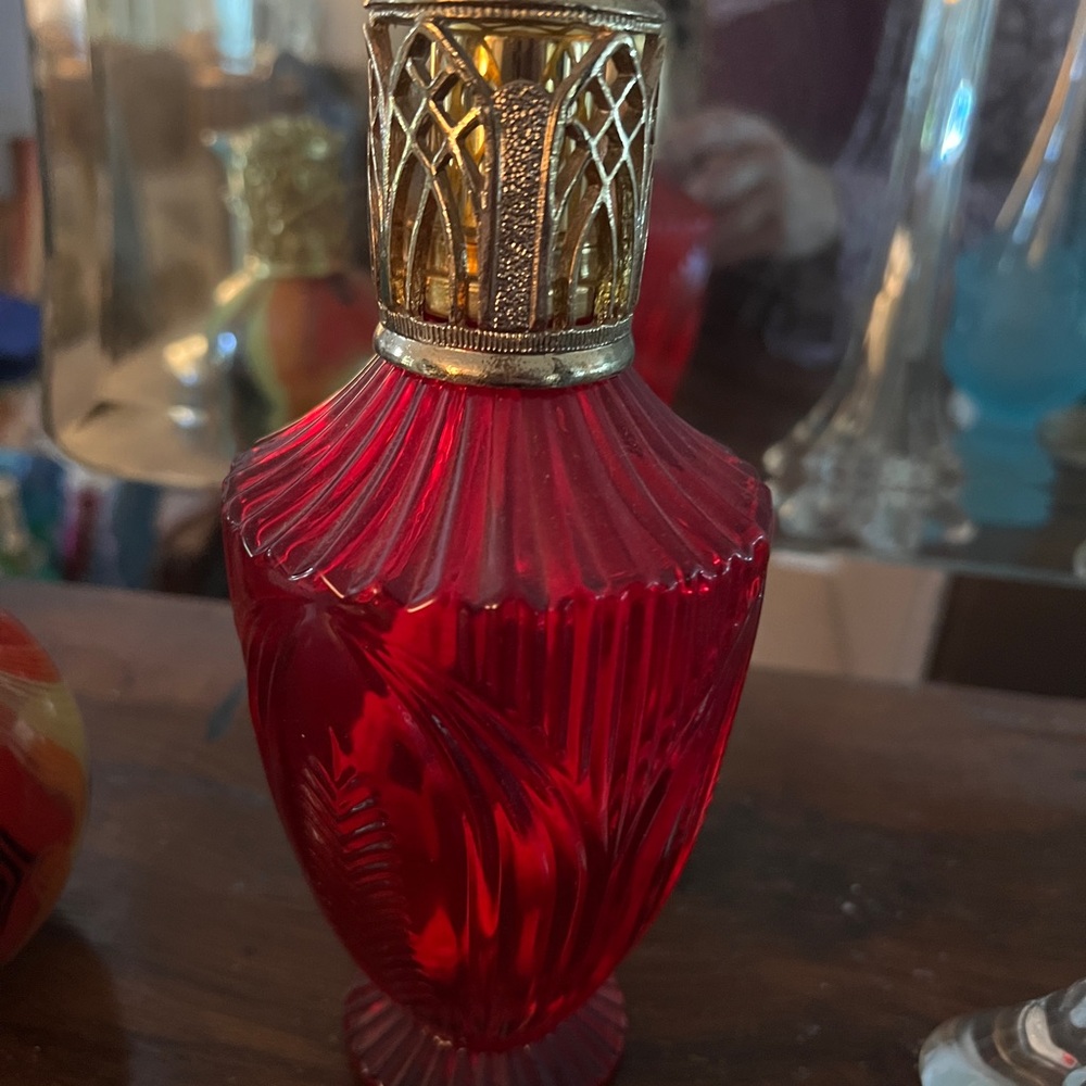 Red glass perfume atomizer